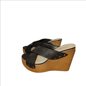 Kayleen by Los Angeles Criss Cross Wedge Size 8.5